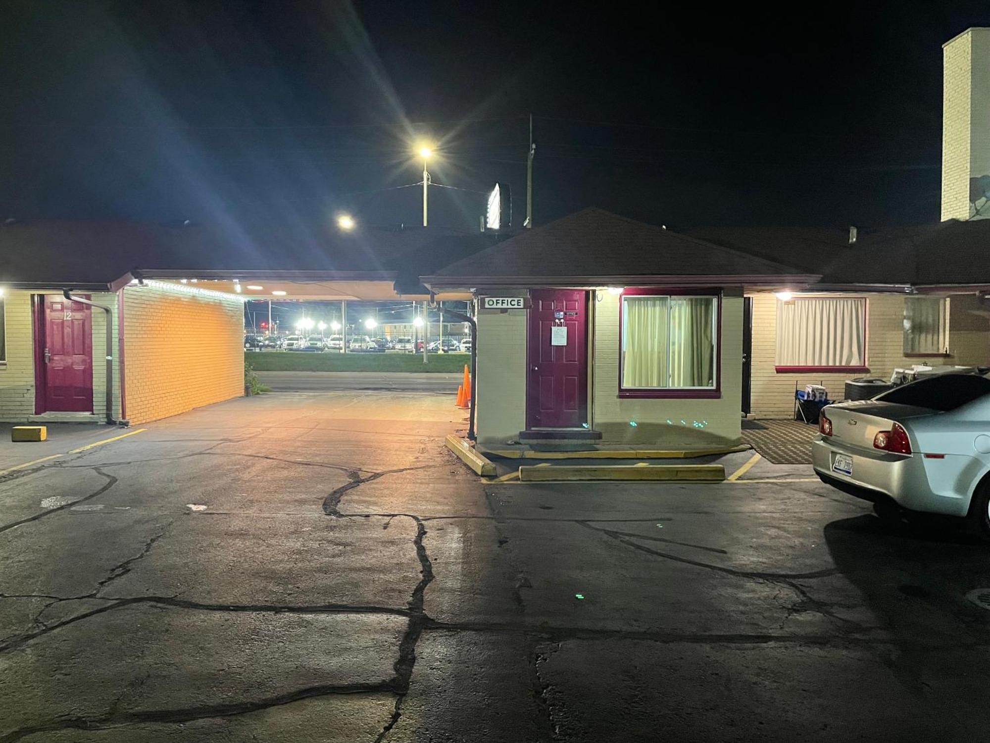 Deluxe Inn Motel Detroit Buitenkant foto