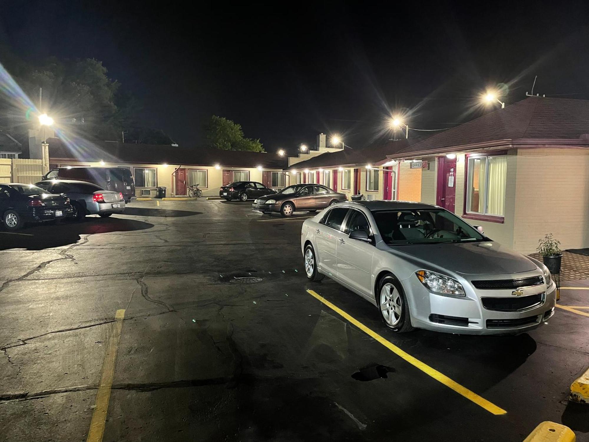 Deluxe Inn Motel Detroit Buitenkant foto